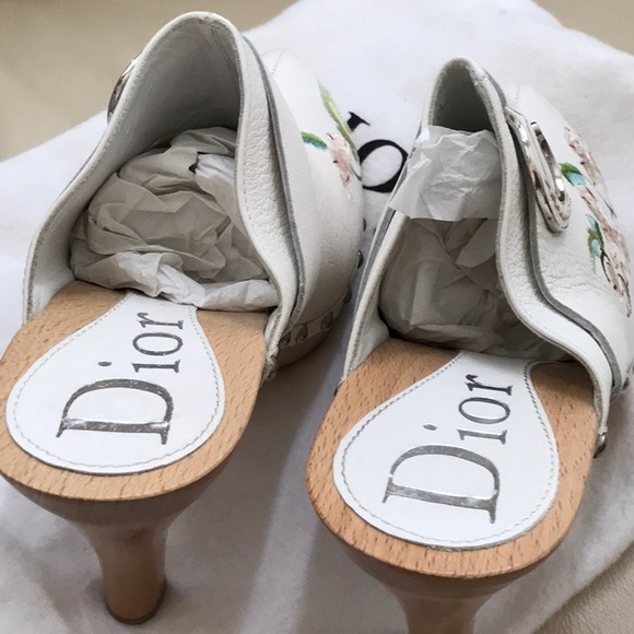 💋💋💋 DIOR Flower Embroidered Clogs 💋💋💋 - Picture 6 of 8